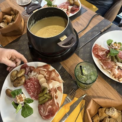 MOSA Resto Bar Hotel - Photo 3